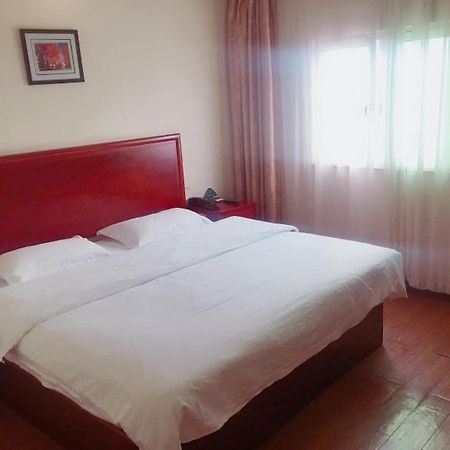 Greentree Inn Shanghai Pudong Airport Wild Animal Park Express Hotel Nanhui Extérieur photo
